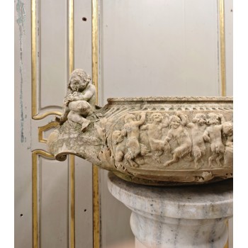 Exceptional carved marble basin