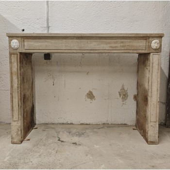 Chemin&eacute;e en pierre marbri&egrave;re