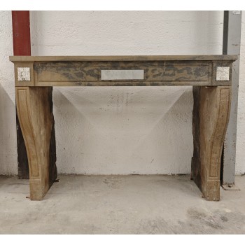 Chemin&eacute;e en pierre marbri&egrave;re