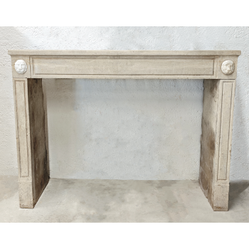 Chemin&eacute;e en pierre marbri&egrave;re