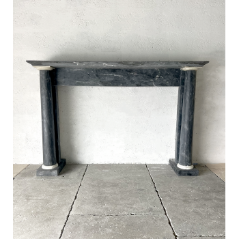 Chemin&eacute;e en marbre Art d&eacute;co