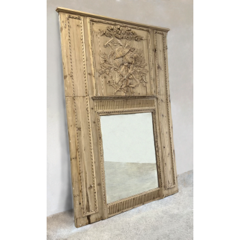 Louis XVI wooden mantelpiece