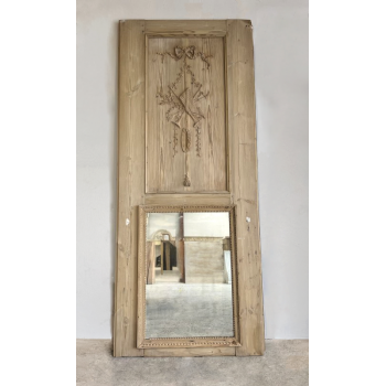 Louis XVI wooden mantelpiece