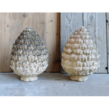 Paire de pommes de pin d&eacute;corative