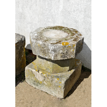 St&egrave;le de jardin octogonale