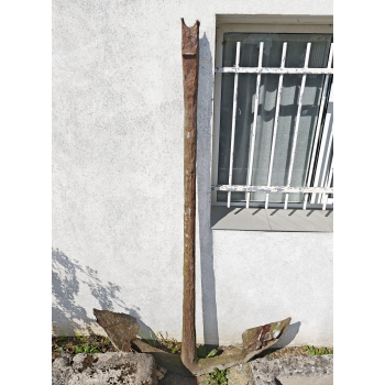 Ancienne ancre marine en fer