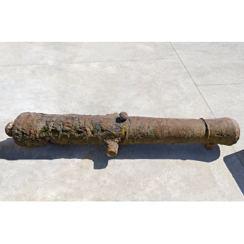 Canon ancien en fonte