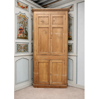 Encoignure anglaise en bois