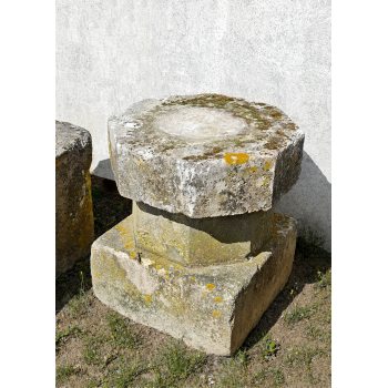 St&egrave;le de jardin octogonale