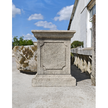 Socle en pierre