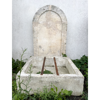 Fontaine en pierre