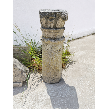 Fragment de colonne en pierre