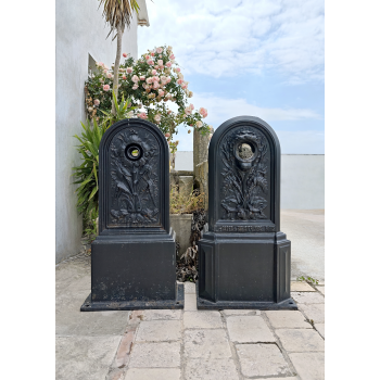 Fontaines anciennes en fonte &agrave; d&eacute;cor v&eacute;g&eacute;tal