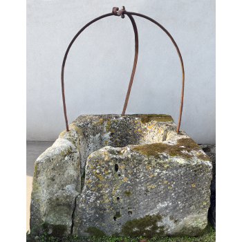 Stone well curb