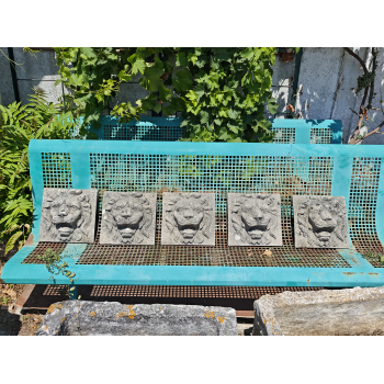 Mascarons de t&ecirc;te de lion en pierre