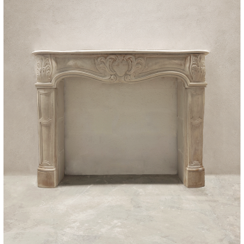 Chemin&eacute;e Louis XV en pierre
