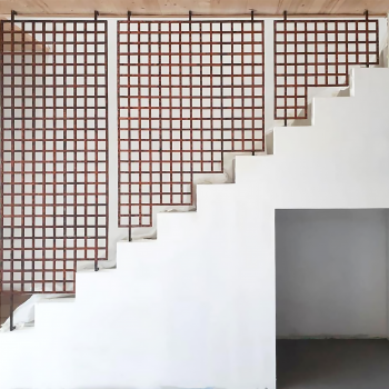 Grilles en fer crois&eacute; anciennes