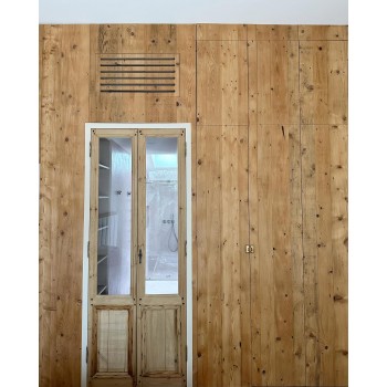 Dressing et mur en bois sur-mesure