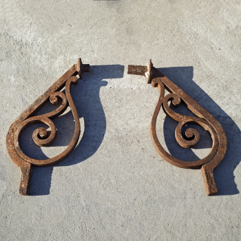 Chasse-roues en fer forg&eacute;