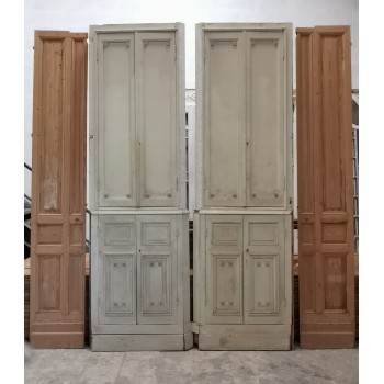 Ensemble de portes vitrées hautes avec portes pleines basses et porte de placard