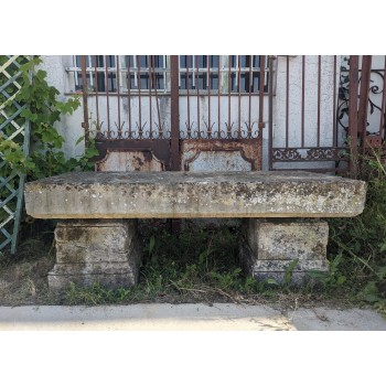 Banc en pierre 2