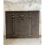 Plaque de fonte datée 1706