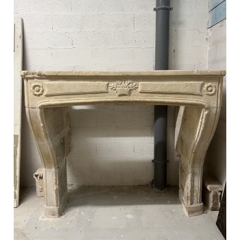 Cheminée en pierre Saintongeaise Directoire