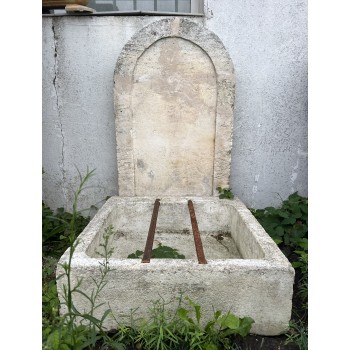 Fontaine en pierre