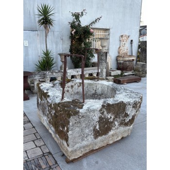 Margelle de puits monolithe