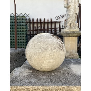 Boule en pierre