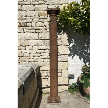 Colonne en fer forgé