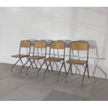 Chaises d'écoles 